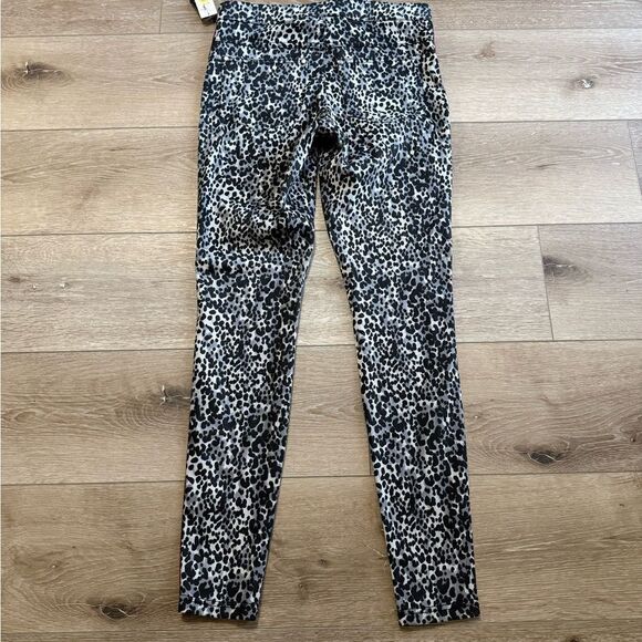 Anna & Ava Pull-on Pants Jegging Animal Print Size Medium NWT - Picture 6 of 10